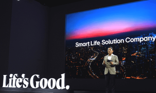 LG CEO William Cho outlining smart life company experience subscription models and business strategy.